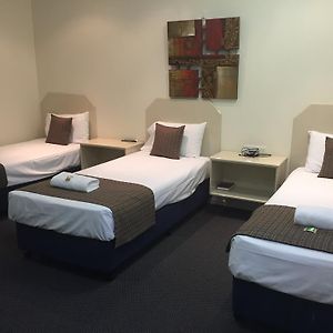 TRIPLE SHARE ROOM
